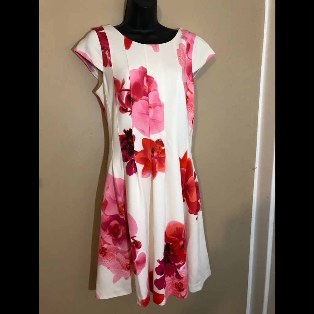 Short sleeve dress